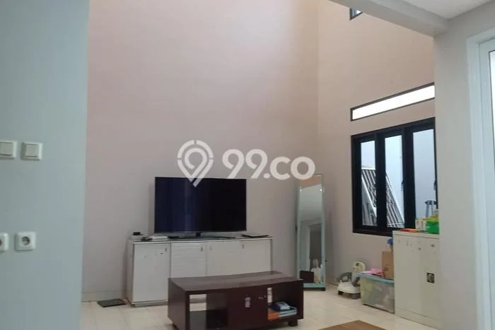 Dijual Hunian Rumah Terawat 4 Kamar di Kota Wisata, Jakarta Timur Dijual Hunian Rumah Terawat 4 Kamar di Kota Wisata, Jakarta Timur
