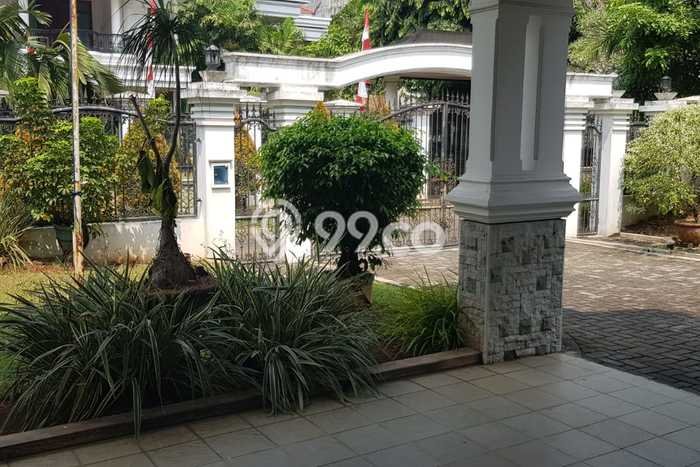 Rumah Elit Modern Tanpa Renovasi di Cijantung Jakarta Timur Rumah Elit Modern Tanpa Renovasi di Cijantung Jakarta Timur