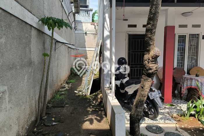 Jual Rumah Strategis Bagus Punya 2 KT di Ciracas Jakarta Timur SHM Jual Rumah Strategis Bagus Punya 2 KT di Ciracas Jakarta Timur SHM