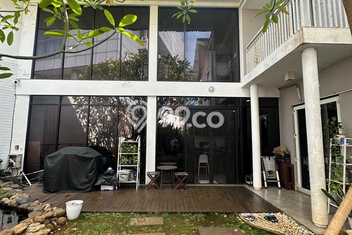 Dijual Rumah Luas Elegan Dengan View Eksklusif di Joglo, Jakarta Barat Dijual Rumah Luas Elegan Dengan View Eksklusif di Joglo, Jakarta Barat