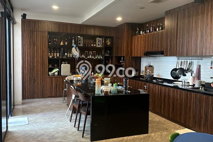 Dijual Rumah Luas Elegan Dengan View Eksklusif di Joglo, Jakarta Barat Dijual Rumah Luas Elegan Dengan View Eksklusif di Joglo, Jakarta Barat
