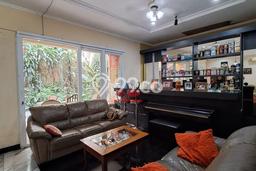 Ready to Use! Luxury House LT 240m2 Desain Elegan di Pondok Indah Ready to Use! Luxury House LT 240m2 Desain Elegan di Pondok Indah