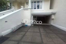 Rumah Disewakan Jakarta Selatan LT 422m2 LB 650m2 Area Pondok Indah Rumah Disewakan Jakarta Selatan LT 422m2 LB 650m2 Area Pondok Indah