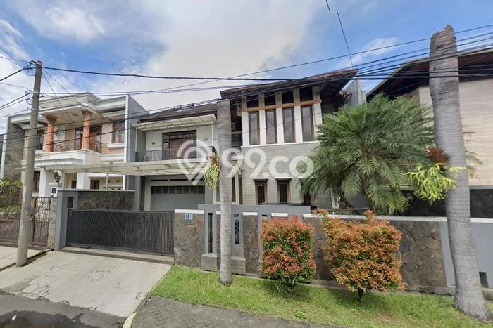Rumah Elit Modern Tanpa Renovasi di Bandung Kota Bandung Rumah Elit Modern Tanpa Renovasi di Bandung Kota Bandung