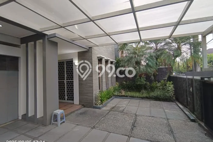 Rumah Elit Modern Tanpa Renovasi di Bandung Kota Bandung Rumah Elit Modern Tanpa Renovasi di Bandung Kota Bandung