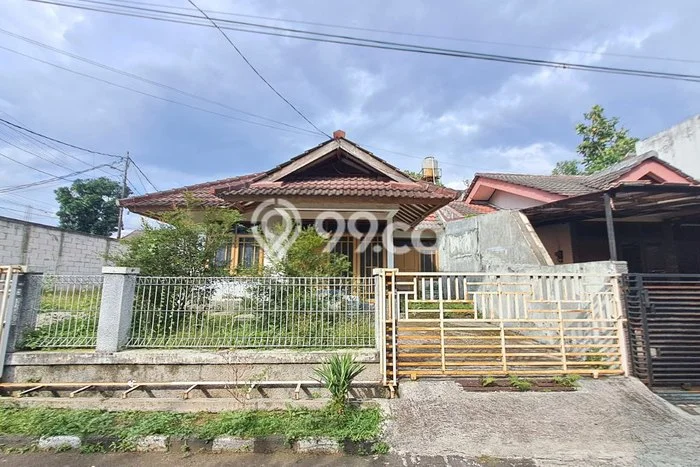 Jual Rumah Strategis Bagus Punya 2 KT di Antapani Bandung SHM Jual Rumah Strategis Bagus Punya 2 KT di Antapani Bandung SHM