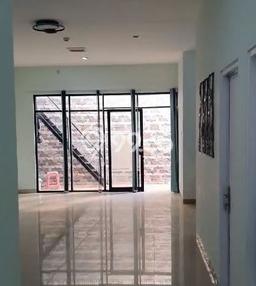 Dijual Hunian Rumah Terawat 3 KT di Daan Mogot, Jakarta Barat Dijual Hunian Rumah Terawat 3 KT di Daan Mogot, Jakarta Barat