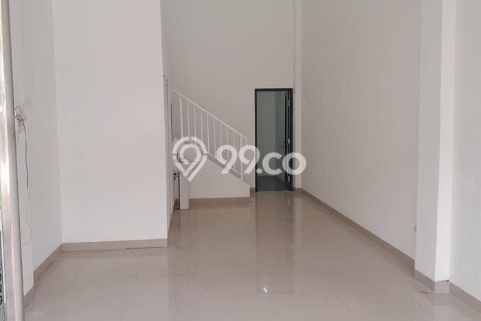 Ruko Dijual di Prime Area Jakarta Barat Luas 90m2 Ruko Dijual di Prime Area Jakarta Barat Luas 90m2