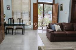 Hunian Elit LB 255m2 Siap Huni Desain Elegan di Bintaro, Jakarta Selatan Hunian Elit LB 255m2 Siap Huni Desain Elegan di Bintaro, Jakarta Selatan