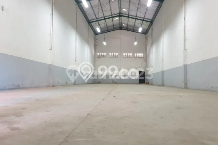 Gudang untuk Disewa di Pusat Jakarta Barat Luas Bangunan 300m2 Gudang untuk Disewa di Pusat Jakarta Barat Luas Bangunan 300m2