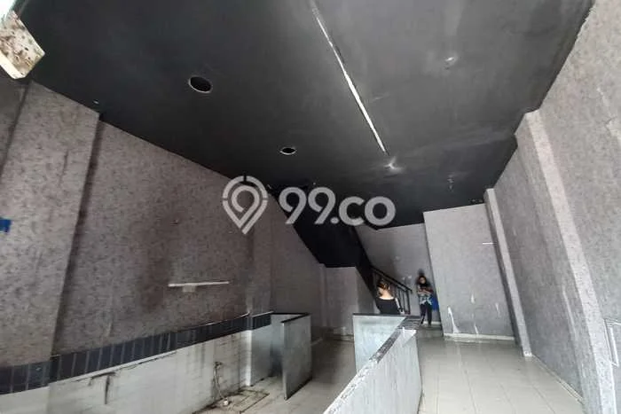Ruko untuk Disewa di Pusat Depok Luas Bangunan 292m2 Ruko untuk Disewa di Pusat Depok Luas Bangunan 292m2