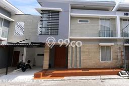 UNIT SPESIAL! Rumah area Umbulharjo, 3 KM, Dekat Pusat Kota, Luas 129m2m² LB 170m2m² UNIT SPESIAL! Rumah area Umbulharjo, 3 KM, Dekat Pusat Kota, Luas 129m2m² LB 170m2m²