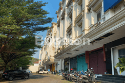 Unit Ruko Dijual di Tebet Jakarta Selatan Luas Tanah 63m2, Luas Bangunan 132m2 Unit Ruko Dijual di Tebet Jakarta Selatan Luas Tanah 63m2, Luas Bangunan 132m2