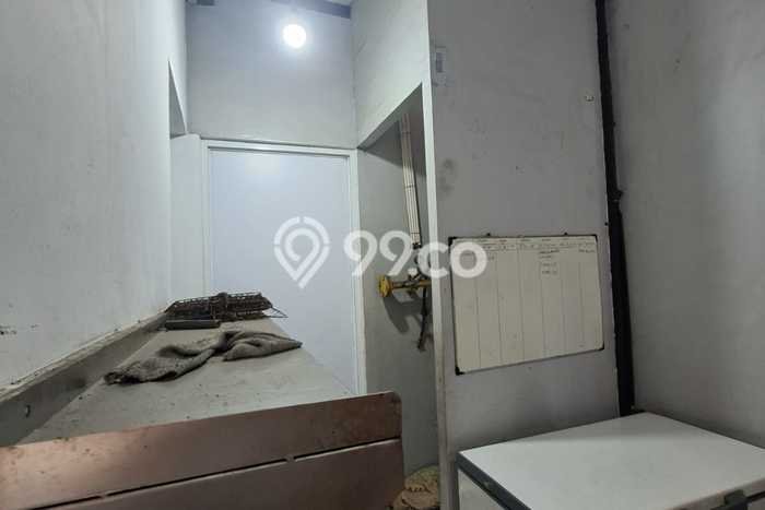 Komersial disewakan di Pamulang Tangerang Selatan dengan luas bangunan 250m2 Komersial disewakan di Pamulang Tangerang Selatan dengan luas bangunan 250m2