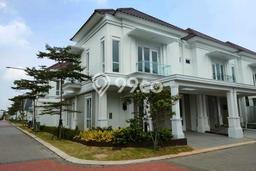 Rumah Mewah Dijual LT 178m2 di Gading Serpong, Tangerang Rumah Mewah Dijual LT 178m2 di Gading Serpong, Tangerang