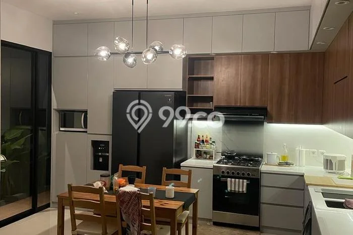 Rumah Bagus Siap Huni Di BSD Luas 200m2 Aman Rumah Bagus Siap Huni Di BSD Luas 200m2 Aman