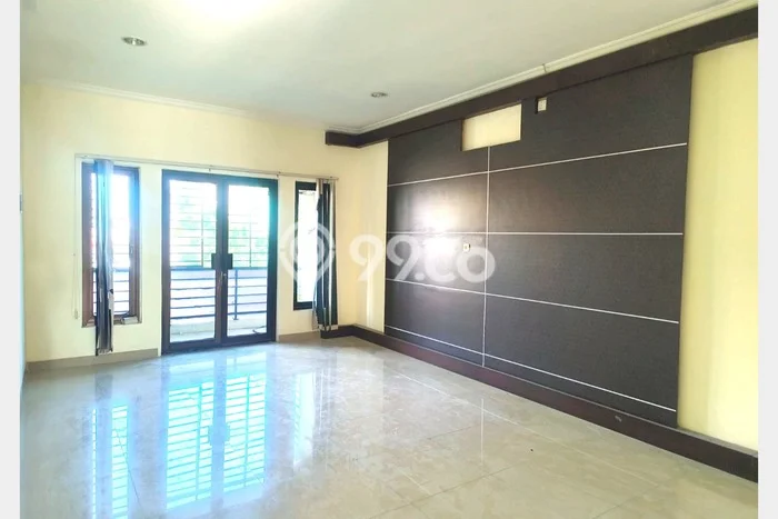 Untuk Disewa Ruko di Tanjung Duren Jakarta Barat LT 95m2, LB 250m2 Untuk Disewa Ruko di Tanjung Duren Jakarta Barat LT 95m2, LB 250m2