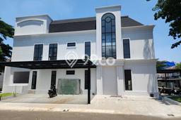 Rumah Mewah LB 720m2 Siap Huni Desain Elegan di Alam Sutera, Tangerang Rumah Mewah LB 720m2 Siap Huni Desain Elegan di Alam Sutera, Tangerang