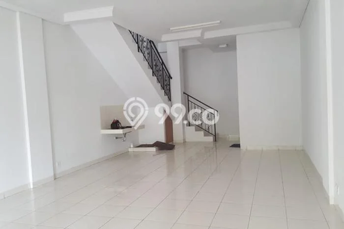 Ruko Komersial Disewakan di Central Park Jakarta Barat Luas 300m2 Ruko Komersial Disewakan di Central Park Jakarta Barat Luas 300m2