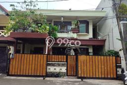 Ready to Use! Luxury House LT 150m2 Desain Elegan di Kedoya Ready to Use! Luxury House LT 150m2 Desain Elegan di Kedoya