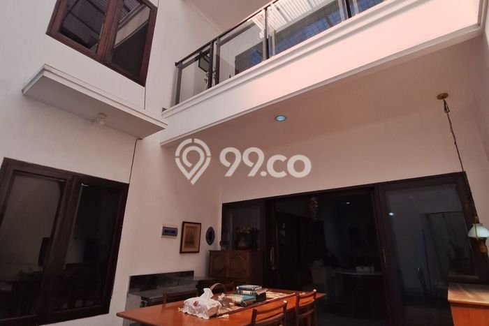 Hunian Mewah Siap Huni LT 330m2 di Kebayoran Baru, Jakarta Selatan Hunian Mewah Siap Huni LT 330m2 di Kebayoran Baru, Jakarta Selatan