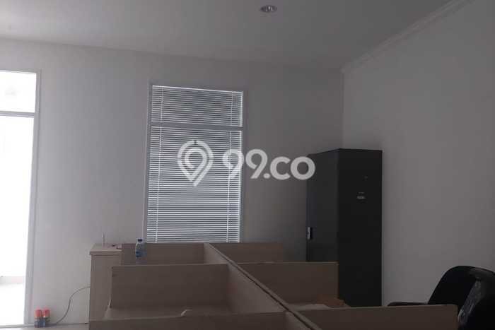 LOKASI PREMIUM! Ruko Kawasan Tebet, Luas 160m², Akses Utama LOKASI PREMIUM! Ruko Kawasan Tebet, Luas 160m², Akses Utama