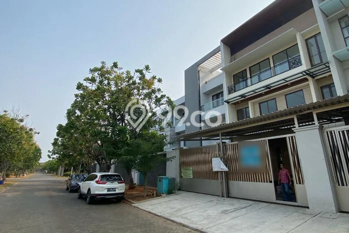 For Sale! Luxury House LT 225m2 Desain Elegan di Pantai Indah Kapuk For Sale! Luxury House LT 225m2 Desain Elegan di Pantai Indah Kapuk