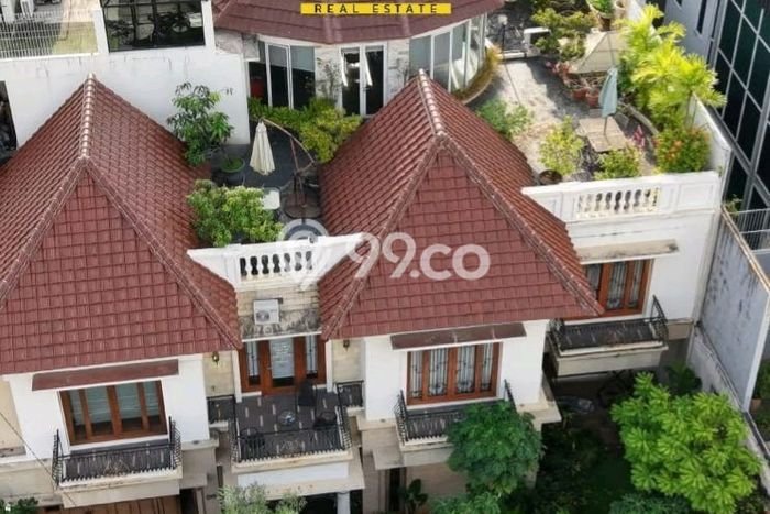 Jual Rumah Mewah Megah Dengan View Eksklusif di Slipi, Jakarta Barat Jual Rumah Mewah Megah Dengan View Eksklusif di Slipi, Jakarta Barat