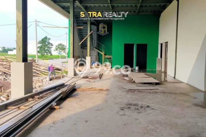 Untuk Dijual! Gudang di Teluk Naga Tangerang LT 2790m2 / LB 4935m2 Kawasan Strategis Untuk Dijual! Gudang di Teluk Naga Tangerang LT 2790m2 / LB 4935m2 Kawasan Strategis
