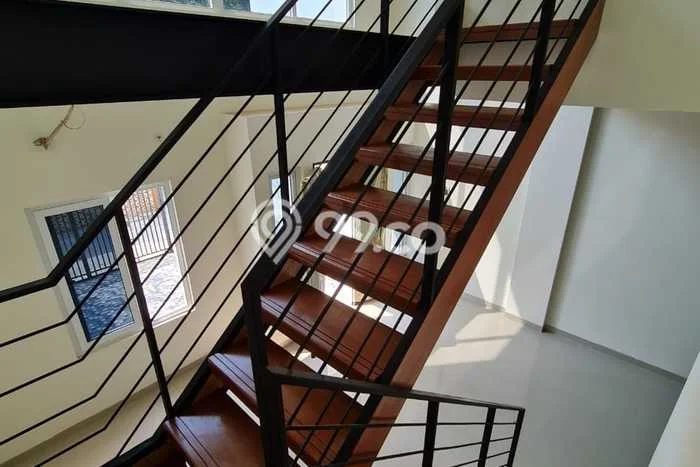 Rumah Modern Cantik 2 KT Siap Huni di Kelapa Gading Rumah Modern Cantik 2 KT Siap Huni di Kelapa Gading