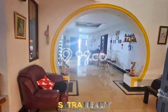 Rumah Mewah LB 420m2 Siap Huni Desain Elegan di Taman Palem, Jakarta Barat Rumah Mewah LB 420m2 Siap Huni Desain Elegan di Taman Palem, Jakarta Barat