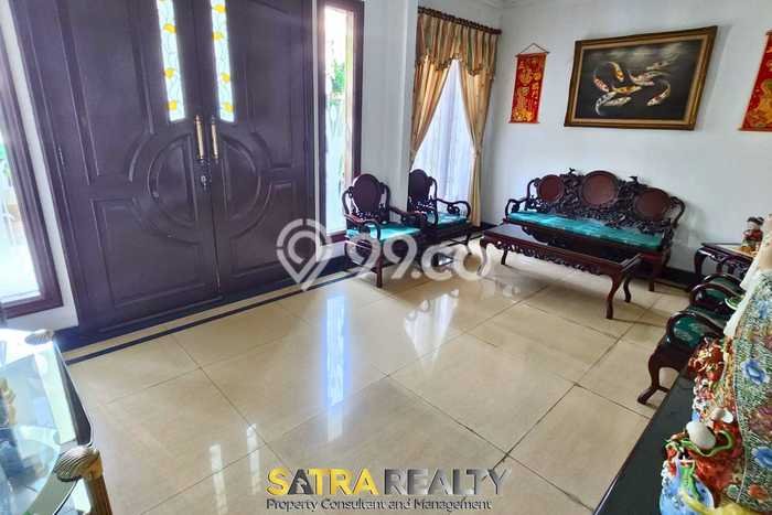 Rumah Mewah LB 420m2 Siap Huni Desain Elegan di Taman Palem, Jakarta Barat Rumah Mewah LB 420m2 Siap Huni Desain Elegan di Taman Palem, Jakarta Barat