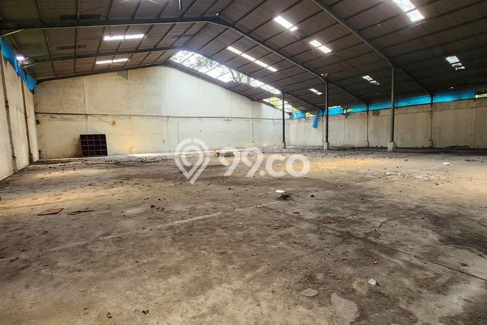 LOKASI STRATEGIS! Gudang di Ciputat, Luas 1500m², Area Bisnis LOKASI STRATEGIS! Gudang di Ciputat, Luas 1500m², Area Bisnis
