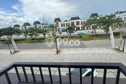 Disewakan Ruko komersial di Cisauk luas bangunan 140m2 Disewakan Ruko komersial di Cisauk luas bangunan 140m2