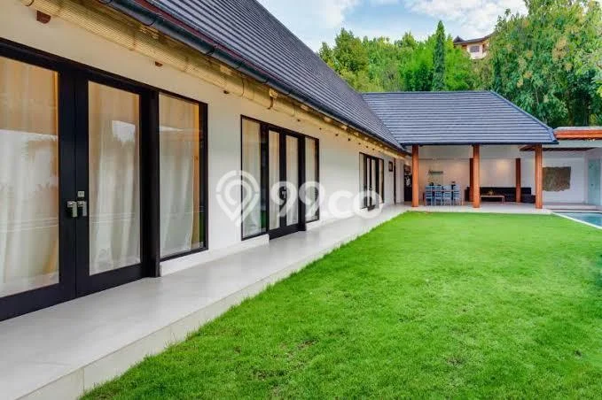 Vila di , Area 490m2m², Akses ke berbagai fasilitas umum Vila di , Area 490m2m², Akses ke berbagai fasilitas umum