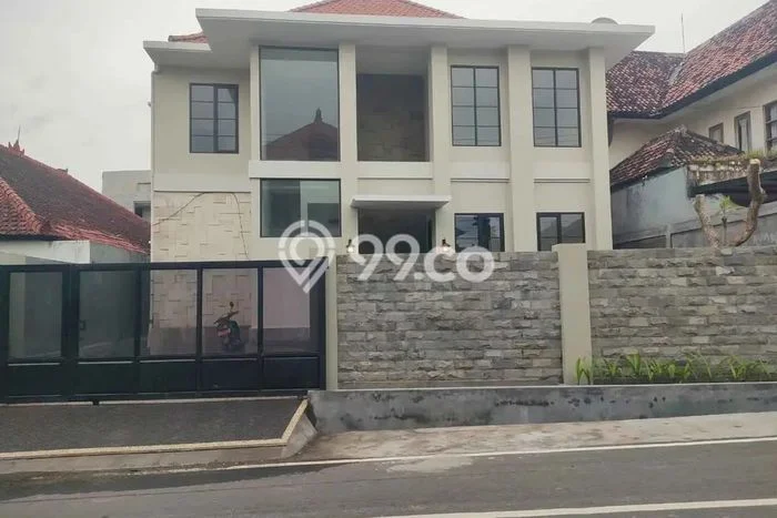 Hunian Elit LB 250m2 Siap Huni Desain Elegan di Gatot Subroto, Denpasar Hunian Elit LB 250m2 Siap Huni Desain Elegan di Gatot Subroto, Denpasar