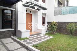 BEST OFFER! Rumah Siap Huni di Mekar Wangi, LT 252m² Bangunan 200m² BEST OFFER! Rumah Siap Huni di Mekar Wangi, LT 252m² Bangunan 200m²