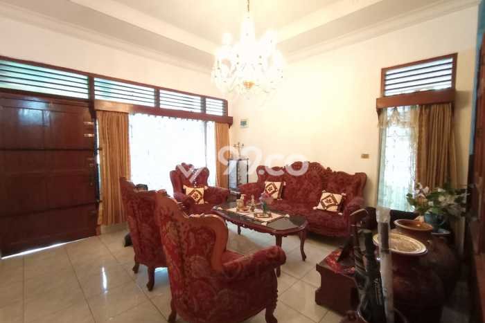 Rumah Elit LB 300m2 Siap Pakai Desain Elegan di BKR, Bandung Rumah Elit LB 300m2 Siap Pakai Desain Elegan di BKR, Bandung