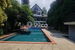 Rumah Mewah LB 1200m2 Siap Pakai Desain Elegan di Setiabudi, Bandung Rumah Mewah LB 1200m2 Siap Pakai Desain Elegan di Setiabudi, Bandung