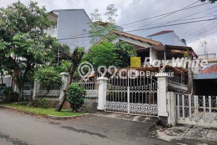 Dijual Rumah Premium dengan Fasilitas Sekitar Lengkap di Coblong, Bandung Dijual Rumah Premium dengan Fasilitas Sekitar Lengkap di Coblong, Bandung