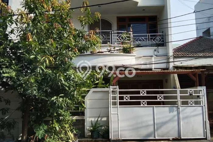 Disewakan! Rumah 4 Kamar Tidur &
3 Kamar Mandi di Puri Indah, Jakarta Barat Disewakan! Rumah 4 Kamar Tidur &
3 Kamar Mandi di Puri Indah, Jakarta Barat
