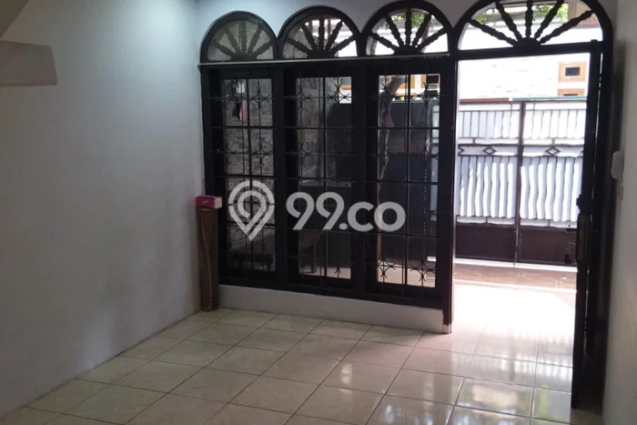 Rumah Bagus Siap Huni Di Tebet Luas 100m2 Lokasi Strategis Rumah Bagus Siap Huni Di Tebet Luas 100m2 Lokasi Strategis