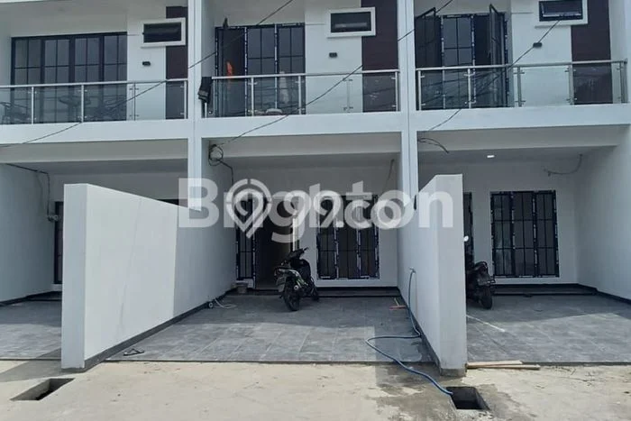 Rumah Luas Asri 3 KT Siap Pakai di Meruya Jakarta Barat Rumah Luas Asri 3 KT Siap Pakai di Meruya Jakarta Barat