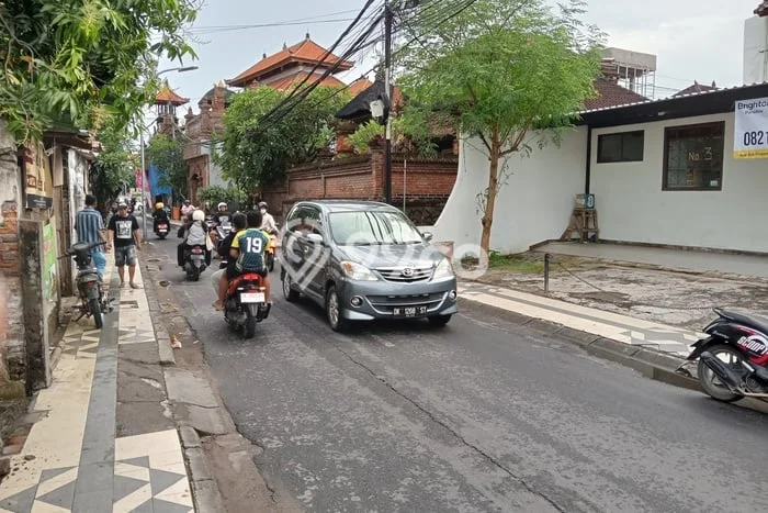 Ruko Bagus LT 235m2 LB 300m2 Dijual di Kuta Badung Ruko Bagus LT 235m2 LB 300m2 Dijual di Kuta Badung