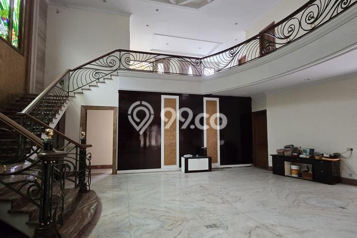 Jual Rumah Mewah Elegan Dengan View Cantik di Dr Cipto Mangunkusomo, Semarang Jual Rumah Mewah Elegan Dengan View Cantik di Dr Cipto Mangunkusomo, Semarang