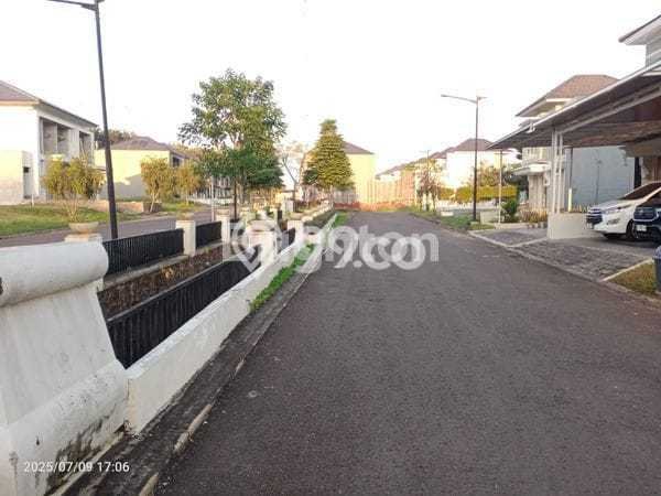 Tanah Dijual Area Strategis di BSB City Semarang 180m2 Tanah Dijual Area Strategis di BSB City Semarang 180m2