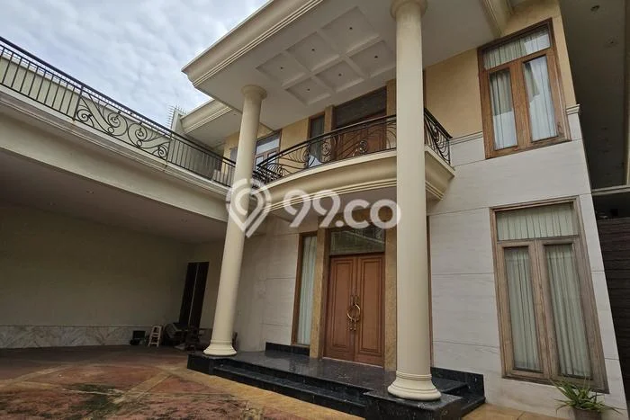 Jual Rumah Mewah Elegan Dengan View Cantik di Dr Cipto Mangunkusomo, Semarang Jual Rumah Mewah Elegan Dengan View Cantik di Dr Cipto Mangunkusomo, Semarang