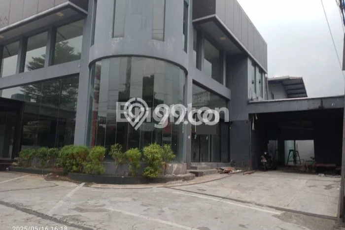 Disewakan Komersial di Kawasan Ramai Simpang Lima Luas 546m2 Disewakan Komersial di Kawasan Ramai Simpang Lima Luas 546m2