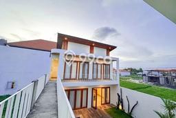 Disewakan Vila di , Luas 0m2m², Lokasi Strategis Disewakan Vila di , Luas 0m2m², Lokasi Strategis