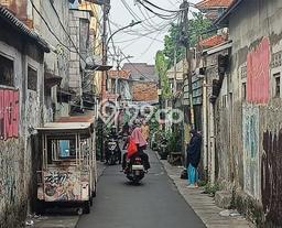 For Sale Rumah 6 Kamar Lokasi Ideal Bagus dan Strategis di Matraman For Sale Rumah 6 Kamar Lokasi Ideal Bagus dan Strategis di Matraman